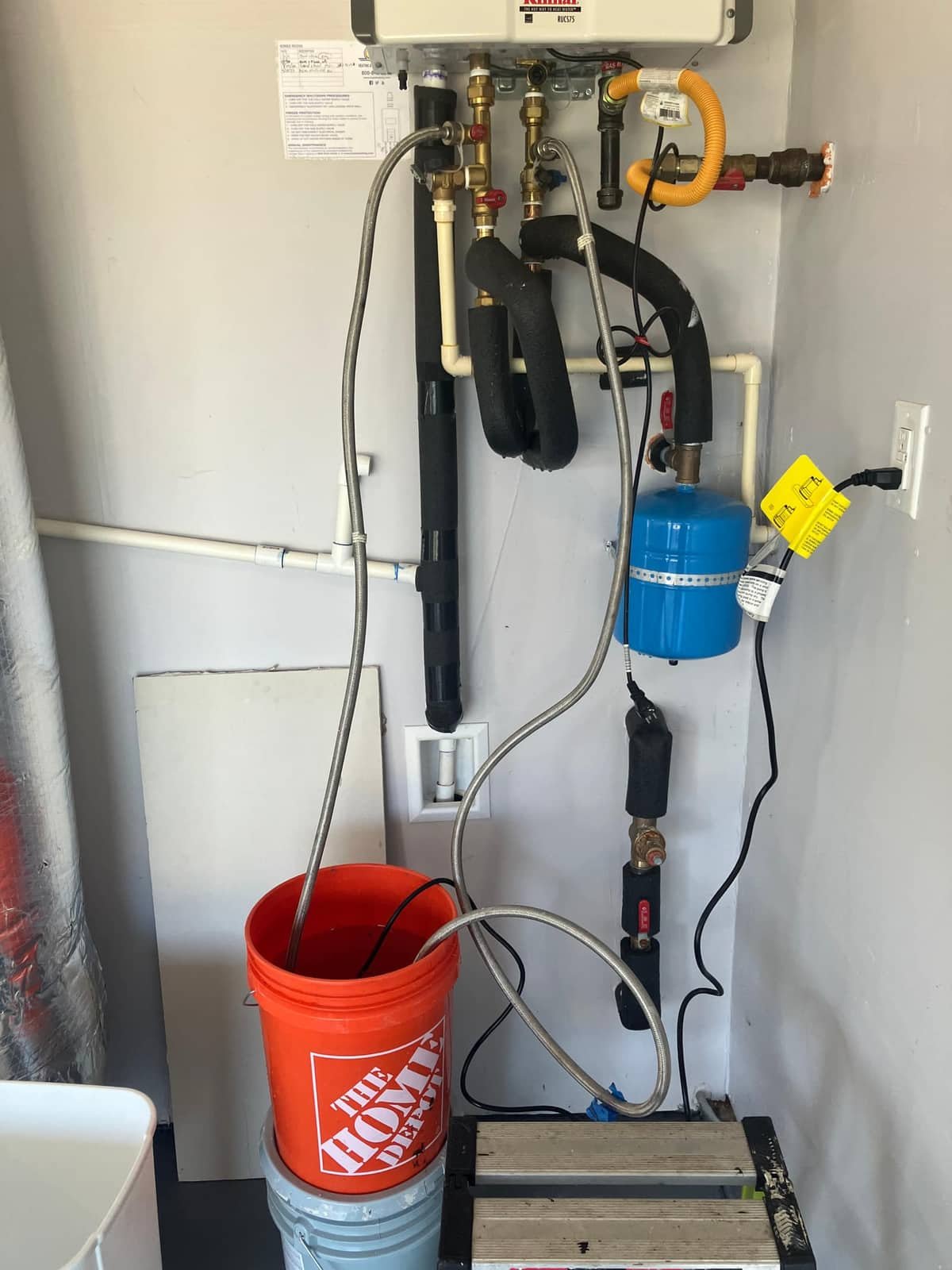 Rinnai tankless water heater install with expansion tank and pressure regulator